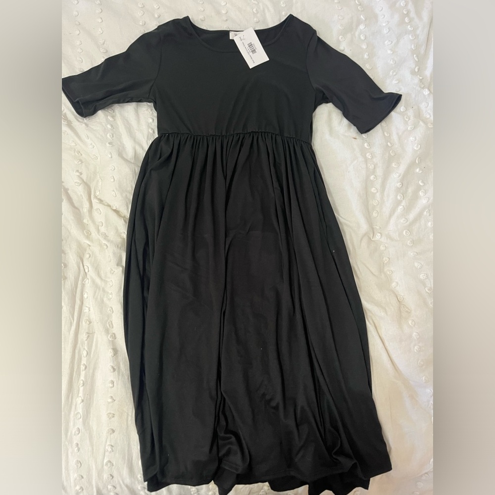 Short Sleeve Solid Black A-line Dress
